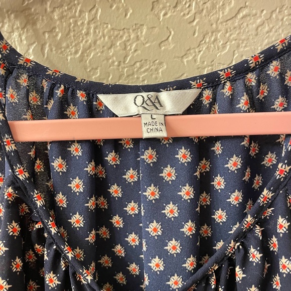 Q&A Navy Halter Tank Top Size large - Picture 2 of 3